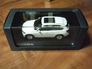 yzzr[ E͌^ԁEoCN [VOJ[ ~jJ[zCgbmw x5 minicar white