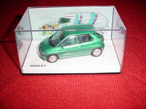 �y���������z�z�r�[ �͌^�� ���f���J�[ �f�B�[���[���f���J�[�O���[��bmw e1 electric model car green in display case as shown dealership oem item