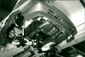 �y���������z�z�r�[ �͌^�� ���f���J�[ �g���^���f���J���[�����f���V���[�V���[�^�[toyota car model corolla, model year 1984 the picture shows, chassis motor