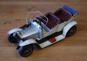 yzzr[ ͌^ fJ[ fre[WNVbNzCgmetal tin model vintage classic white amp; silver car lp26571