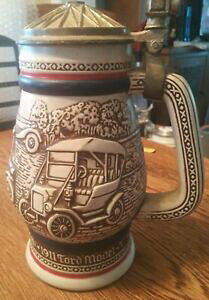 yzzr[ ͌^ fJ[ Be[WGC{r[X^CNVbNAeB[NtH[hfvintage 1979 avon ?beer stein w lid classic antique cars ford model t 1911