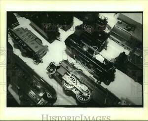 yzzr[ ͌^ fJ[ AJCIlRN^NufV[1995 press photo model train cars at lionel collectors club of america show
