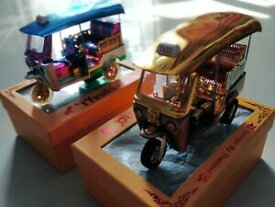 【送料無料】ホビー 模型車 モデルカー タイタクシーモデルサイズthai tuktuk taxi tricycle car model souvenir collectible size regular 2pc