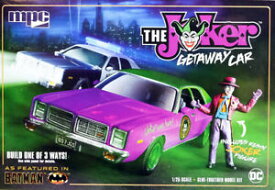 【送料無料】ホビー 模型車 モデルカー バットマンジョーカーダッジモナコモデルキットbatman the joker getaway car figure dodge monaco 125 mpc model kit mpc890