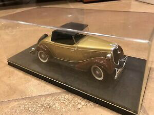 �y���������z�z�r�[ �͌^�� ���f���J�[ �t�H�[�hv8���f��w�P�[�Xford v8 collectors car model w display case box