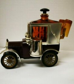 【送料無料】ホビー 模型車 モデルカー ビンテージフォードモデルショットグラスボックスデカンタセットvintage ford model t 1918 car liquor decanter set of 4 shot glasses music box
