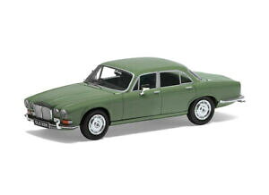 yzzr[ ͌^ fJ[ _C[\uV[Y_CJXgfJ[daimler sovereign series 1 42 diecast model car va08805