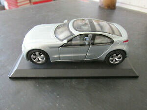 yzzr[ ͌^ fJ[ fJ[NCX[{gXP[J[f~jA`Amodel car chrysler volt burago scale car model miniatures