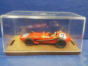 �y���������z�z�r�[ �͌^�� ���f���J�[ �X�P�[�����f���J�[�t�F���[��brumm 143 scale model car r68 ferrari d246 hp215 1957 red