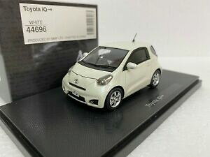 yzzr[ ͌^ fJ[ g^zCgfJ[143 ebbro 44696 toyota iq white resin model car