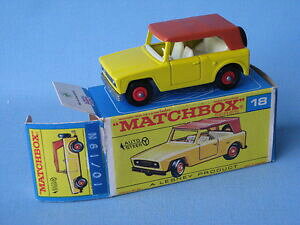 yzzr[ ͌^ fJ[ }b`tB[h{bNXfJ[lesney matchbox 18e field car boxed toy model car 1960039;s