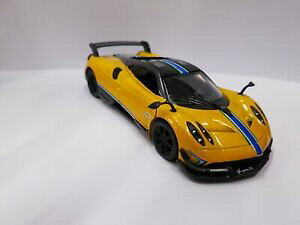 �y���������z�z�r�[ �͌^�� ���f���J�[ ���f���X�P�[���h�A2016 pagani huayra bc yellow kinsmart toy car model 138 scale metal open door