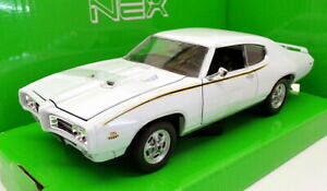 yzzr[ ͌^ fJ[ XP[fJ[|eBAbNwelly 124 scale model car 22501w 1969 pontiac gto white