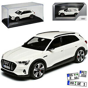 �y���������z�z�r�[ �͌^�� ���f���J�[ �A�E�f�B�g�����X�p�[�N���f���J�[audi etron suv glacier white from 2018 143 spark model car with or no your