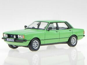 �y���������z�z�r�[ �͌^�� ���f���J�[ �t�H�[�h�R���`�iford cortina mk4 taunus mk2 30s green modelcar 11911 vanguards 143
