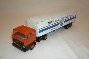 yzzr[ ͌^ fJ[ J[^fg^[{bNXg[lion car metal model daf tractor with box trailer 150 1div32