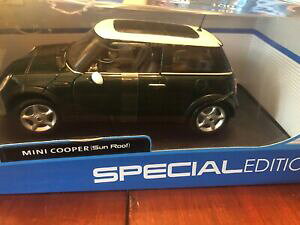 yzzr[ ͌^ fJ[ fJ[~jN[p[XP[model car mini cooper with sun roof by maisto 118scale