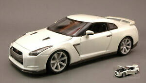yzzr[ ͌^ fJ[ fJ[XP[_CJXgmodel car scale 118 burago nissan gtr modellcar diecast vehicles