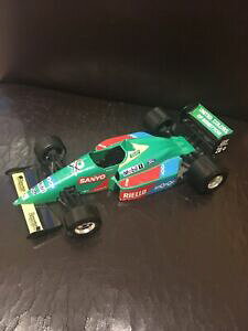 �y���������z�z�r�[ �͌^�� ���f���J�[ �x�l�g���t�H�[�h���f��burago benetton ford model b 188 collectable display car