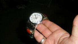 【送料無料】腕時計　メンズインディグロスターリングバッテリーナバホテーマカフブレスレットtimex mens indiglo watch has battery navajo theme cuff bracelet not sterling
