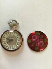 【送料無料】腕時計　ブチェラースイスクォーツエナメルペンダントウォッチローマbucherer swiss quartz red enamel floral pendant watch working order roman numer