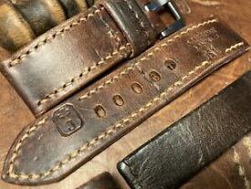 【送料無料】腕時計　スイスアンモポーチウォッチストラップオリジナルスタンプパムチューブhandmade 26mm swiss ammo pouch watch strap original 1951 stamps pam tubes