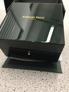 yzrv@I[f}sQO[EbhEHb`{bNXaudemars piguet green wood watch box ref ev700023