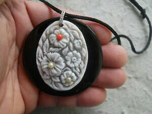 �y���������z�W���G���[�E�A�N�Z�T���[ �`�����h���C���J���I�T���h�j�R�R���J�{�V�����X�R���m�G�A���W�F���g�R���W���R�jciondolo in cammeo sardonico con cabochon su corno e argento con zirconi