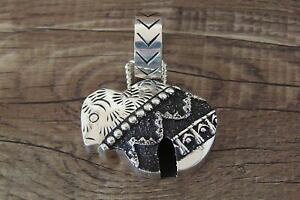 �y���������z�W���G���[�E�A�N�Z�T���[ �i�o�z�W���G���[�V���o�[�X�^�[�����O�y���_���g���`���[�h�V���K�[�}�V��navajo bijoux argent sterling ours pendentif richard singer machine