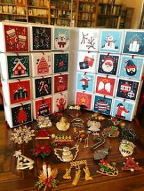 【送料無料】ジュエリー・アクセサリー ロットヴィンテージクリスマスピンアドベントカレンダーワンダフルlot 24 vintage christmas pins amp; handmade advent calendar wonderful gift 2