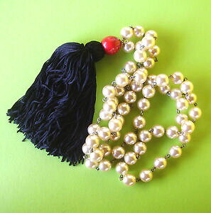 yzWG[EANZT[ p[Wp[||2242 sautoir en perles avec pompon