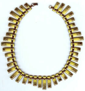 yzWG[EANZT[ }eBXs[^[pCG[Be[W}X|WGilbNXmatisse peter pan vintage jaune avec marron sponging email cuivre collier