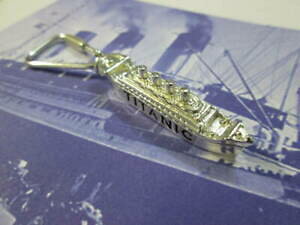 yzWG[EANZT[ AWFgvhDcBI[lA[eBW[iiF^C^jbN|^`A[Bnave titanic portachiavi in argento 925produzione artigiana