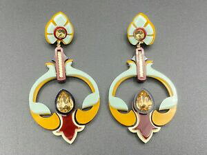 yzWG[EANZT[ MbTrJzGXeBA[gfJANRyfBGeXffBZIt@[}hXgissa bicalho , estilo art deco , acrilico , pendientes de diseno firmados 6