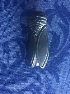 yzWG[EANZT[ gVKGGeCCYCu[`petite cigale en etain montee en broche