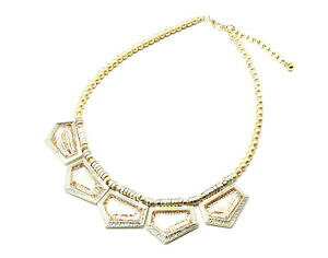 【送料無料】ジュエリー・アクセサリー プラストロンネックレスペンダントジオメティックシェイプベージュゴールデンパールcc795 collier plastron pendentif formes geometiques avec perles beigedore