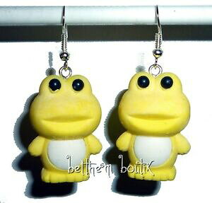 �y���������z�W���G���[�E�A�N�Z�T���[ �I���W�i�����j�[�N�S���I���C�������Ocrea original amp; unique boucles doreille grenouille jaune amp; blanc en gomme