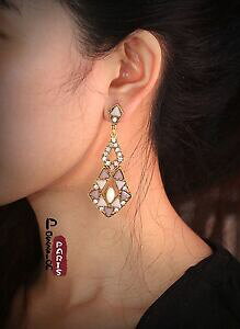 yzWG[EANZT[ CON[XA[fRO[egCAOA[OGx[WBe[Wboucles doreilles clous art deco goutte triangle irregulier beige vintage