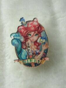 yzWG[EANZT[ sibvvZXu[`AGIWiANvX`bNbroche princesse pinup tatouee ariel sirene original plastique acrylique