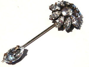 【送料無料】ジュエリー・アクセサリー ブローチピンピンbroche alliage dore epingle fleur cristal blanc sur griffes brooch