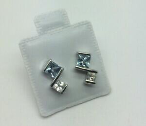 yzWG[EANZT[ COboucle doreille en argent massif livree dans un ecrin prete a rir