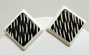 yzWG[EANZT[ Be[WWG[COXNGAubNWI[vzCgbijoux vintage boucles doreilles carre resine noir ajoure sur blanc h4