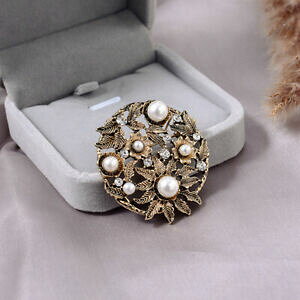 �y���������z�W���G���[�E�A�N�Z�T���[ �S�[���f���u���[�`�A�[���f�R�t�B���O�������g��broche dore art deco filigrane fausse perle blanc fleur feuille retro xz12