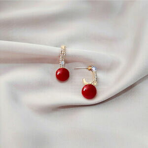 yzWG[EANZT[ S[fCOVFCvpFXgXbhp[gboucles doreilles dore c forme pave strass perle rouge 7mm retro dd18