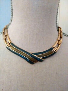 yzWG[EANZT[ S[h^VbNBe[WlbNXGixbgcollier vintage tres chic et discret en metal dore une parie emaillee 1980