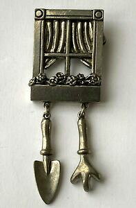 yzWG[EANZT[ Be[Wu[`Ntgs[^[XYEBhEt[K[fjObroche vintage signe clift pewter etain fenetre fleur jardinage etat neuf 6,8cm