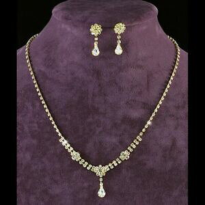 yzWG[EANZT[ XtXL[lbNXlbNXRS[fGcCXg[S[hparure collier boucles goutte deau swarovskiR elements dores strass pq or