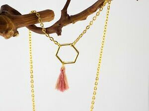 【送料無料】ジュエリー・アクセサリー ゴールデンチェーンネックレスヘキサゴンポンポンローズベージュcollier chaine dore pendentif hexagone pompon rose beige