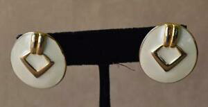 yzWG[EANZT[ Be[WTClS[fx[WGiI[oVFCvyZCOvintage signe monet dore beige email forme ovale perce boucles doreilles