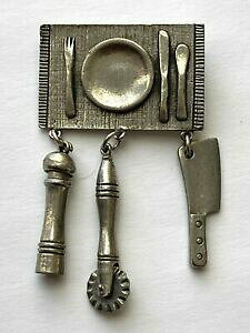 �y���������z�W���G���[�E�A�N�Z�T���[ ���B���e�[�W�u���[�`�e�[�u���J�o�[�L�b�`���N���t�g�X�Y�s���[�^�[�Z�b�gbroche vintage signe clift etain pewter 6cm set de table cuisine couvert